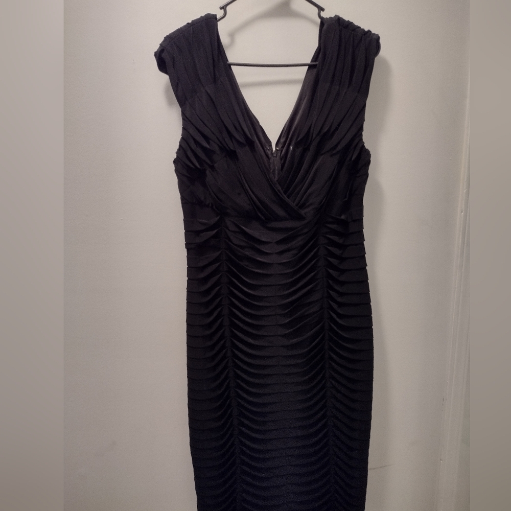 Dress Barn Black Ruched V-Neck Midi Dress